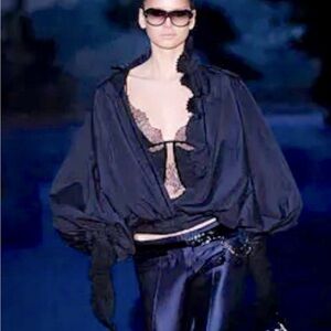 GUCCI] Ruffled Victorian Exaggerate Puff Oversize Blouse